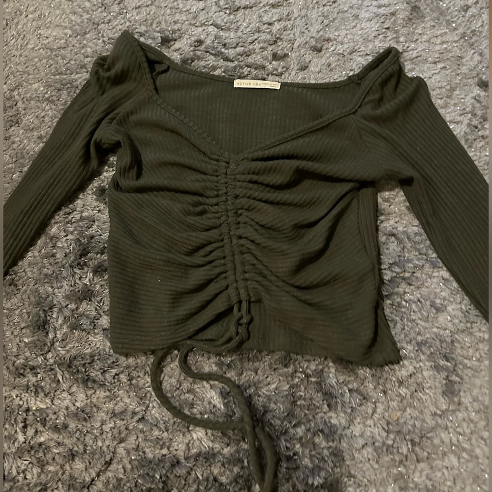 Long sleeve cropped shirt